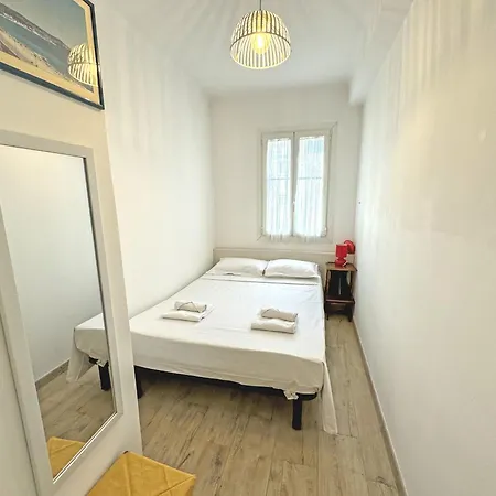 Waterfront With Stunning Panoramic Outlook ניס