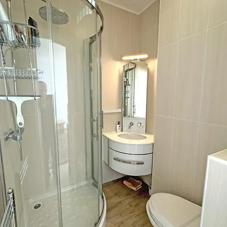 דירה Waterfront With Stunning Panoramic Outlook