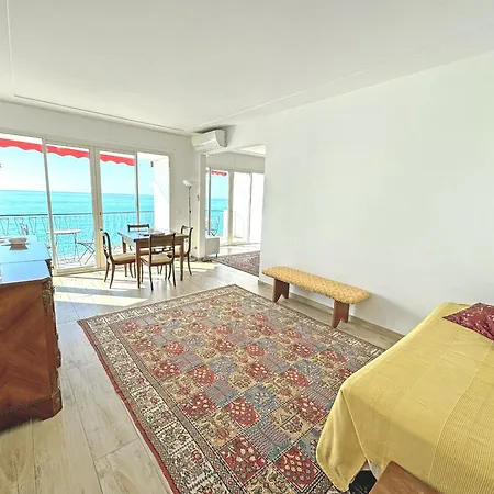 아파트 Waterfront With Stunning Panoramic Outlook