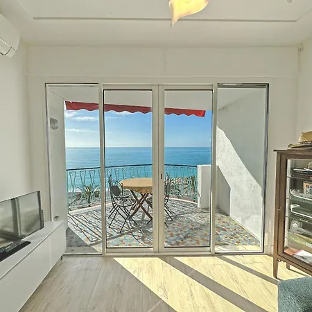 아파트 Waterfront With Stunning Panoramic Outlook 니스