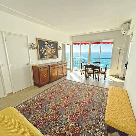 아파트 Waterfront With Stunning Panoramic Outlook *